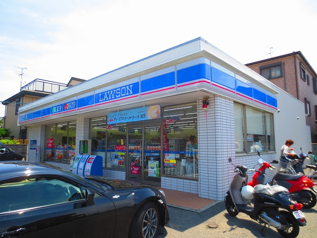 スカイヒルズ新道出 コンビニ
