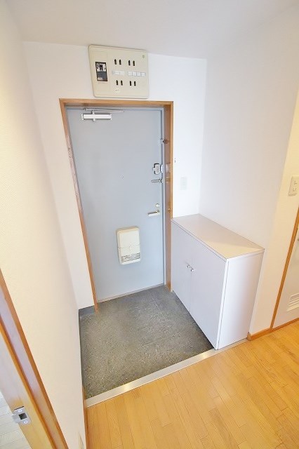 新栄プロパティー泉佐野 玄関