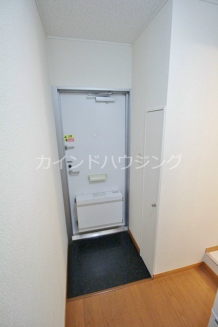 レオパレスパルフェⅡ 玄関