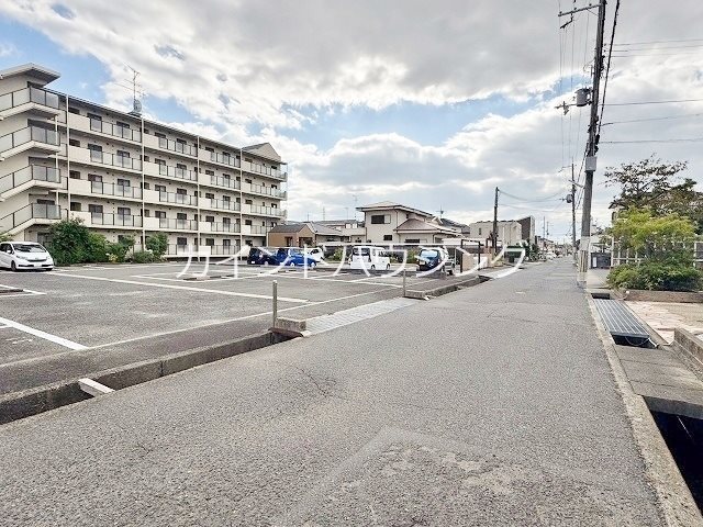 サニーコート中町 駐車場