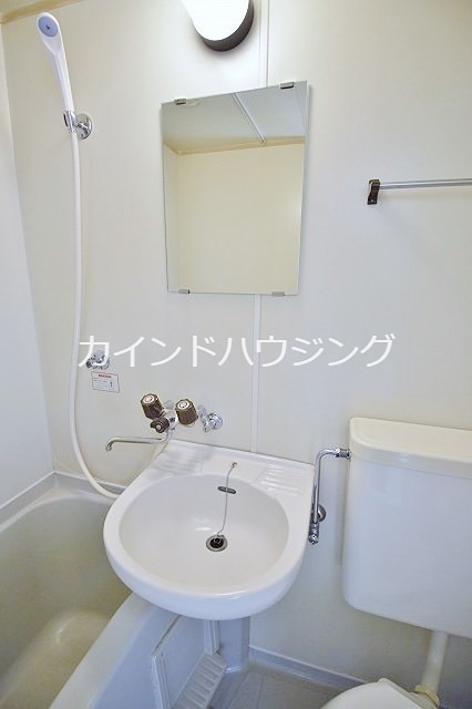 ケアンズクラブ岸里 洗面所