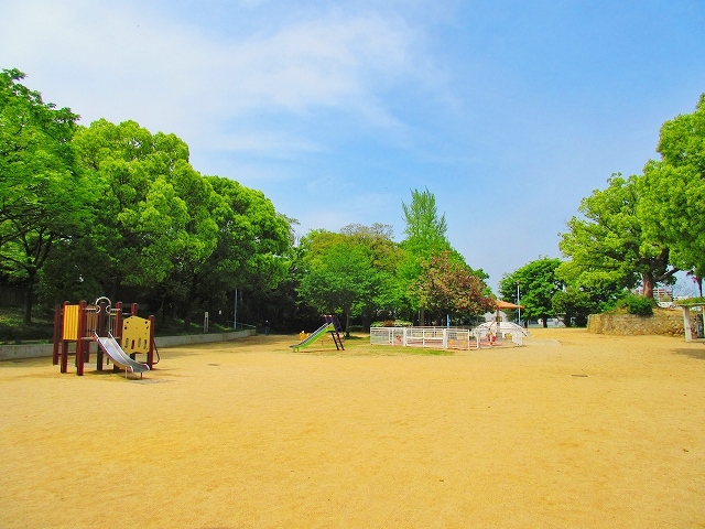 ケアンズクラブ岸里 公園