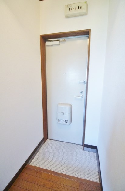 ロイヤル二色 玄関