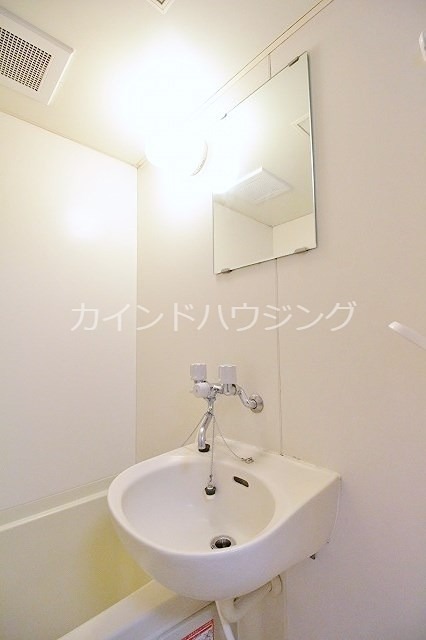 レオパレスKOKADO 洗面所