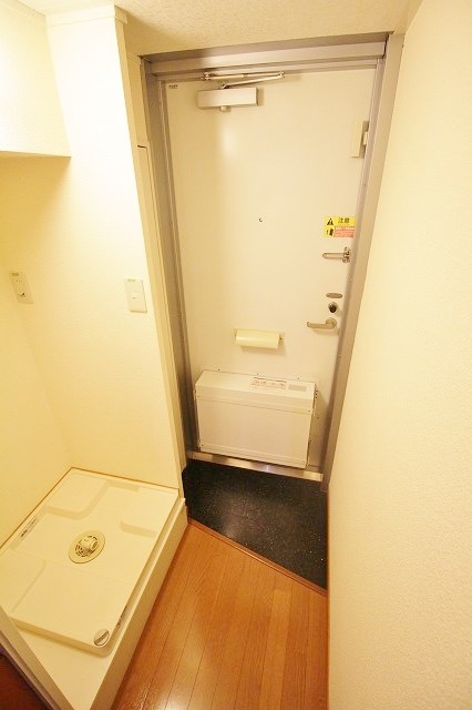 レオパレス芳山荘Ⅰ 玄関