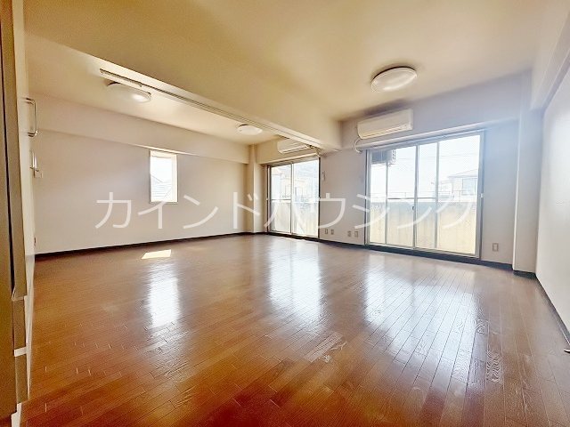 アバンティ貝塚2番館 リビング