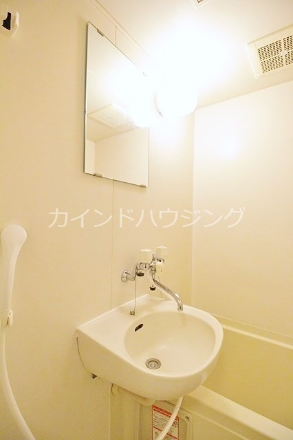レオパレスKOKADO 洗面所