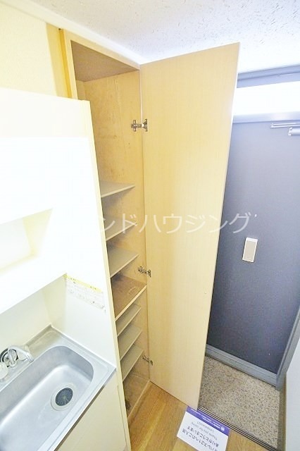 レオパレスKOKADO 収納