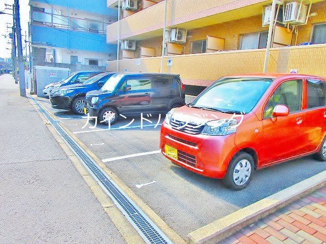 アイボリコート 駐車場