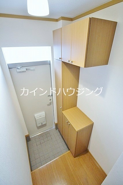 メゾン・アンソレイエ 玄関