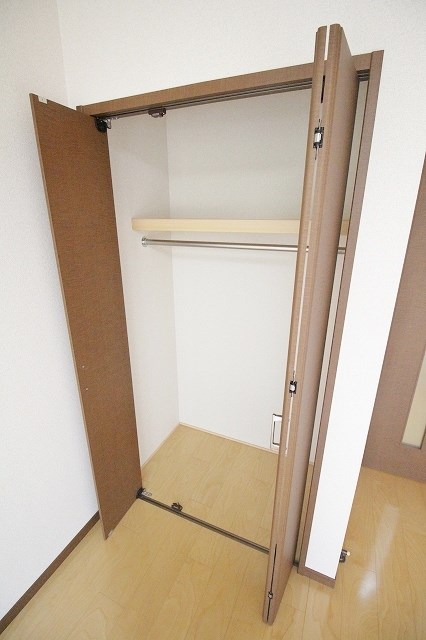 フジパレス岡田 収納