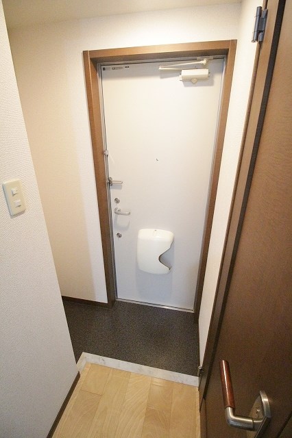 フジパレス岡田 玄関