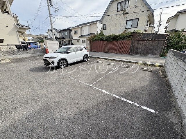 ラ・メールAKAI 駐車場