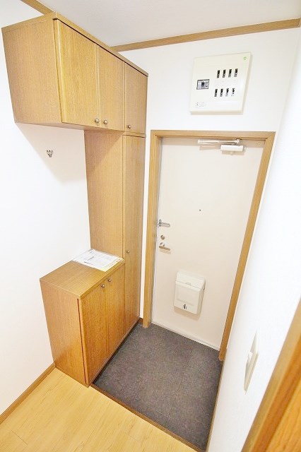 ファミール泉南Ⅰ・Ⅱ・Ⅲ 玄関