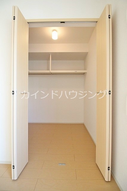 ノイハウスZ 収納