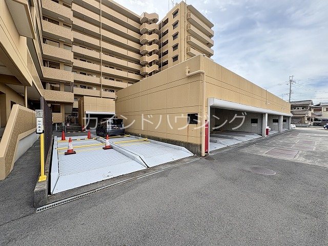 ライオンズマンション泉南樽井第２  駐車場
