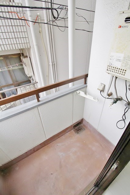 大阪府大阪市住之江区西加賀屋４丁目 ベランダ