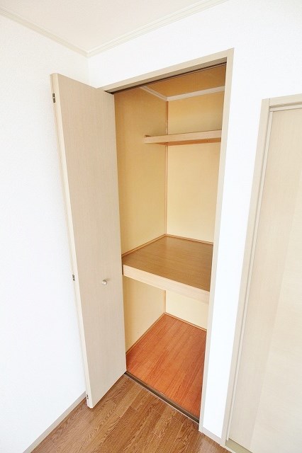 クレスト中町 収納