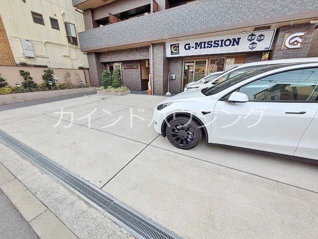 Warm天下茶屋 駐車場