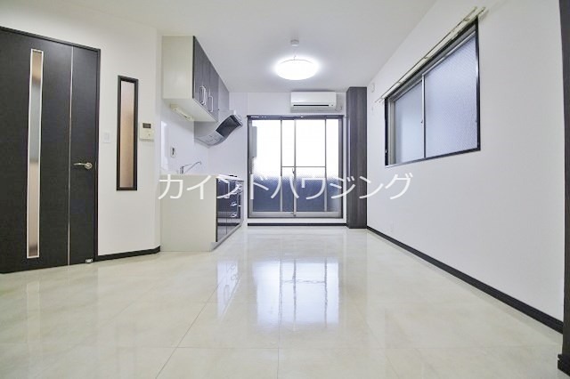 大阪府大阪市住之江区中加賀屋３丁目 リビング