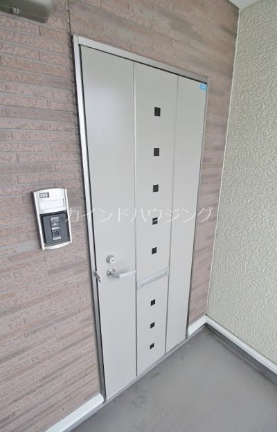 アリーズ 玄関