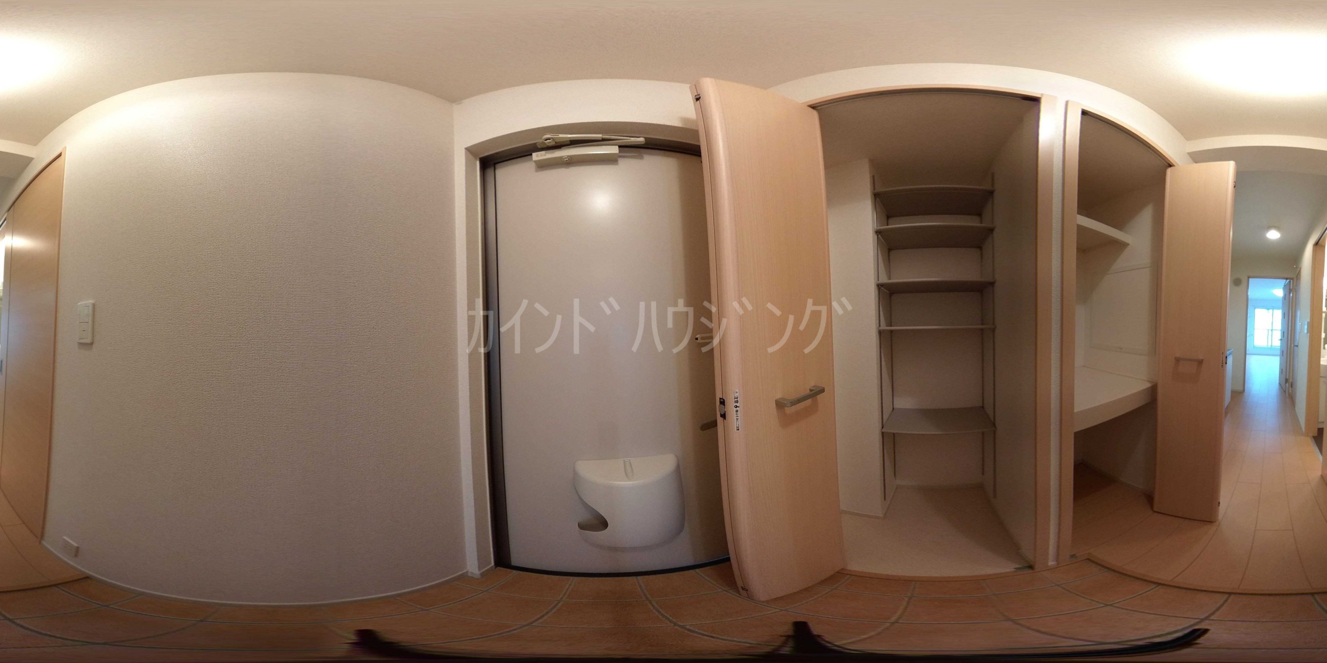 アリーズ 玄関