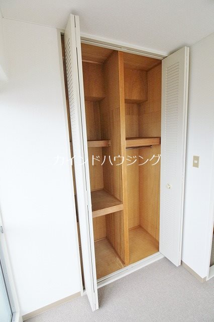 ヒュース泉佐野 収納