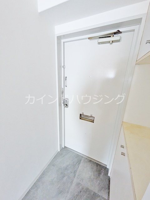 ヴィラスリースター住之江 玄関