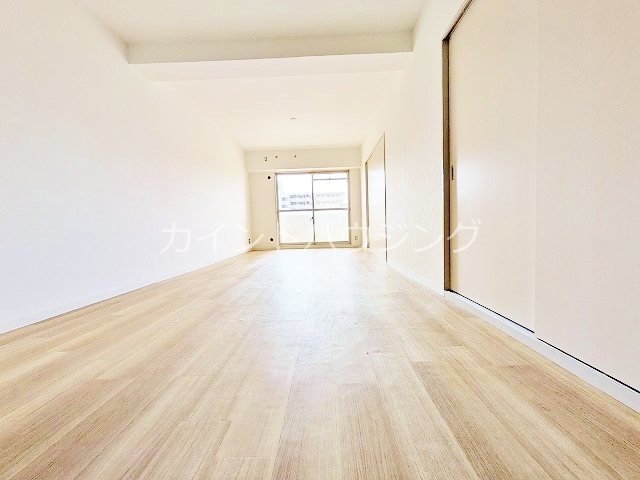ヴィラスリースター住之江 リビング