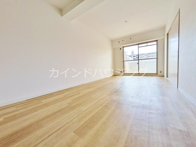ヴィラスリースター住之江 リビング