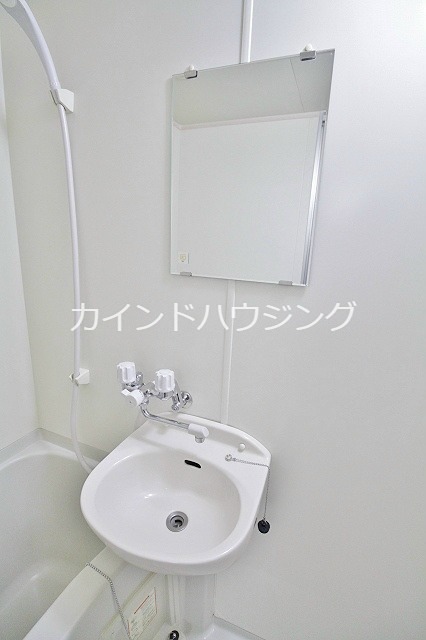 三研ＢＬＤロイヤル本館 洗面所