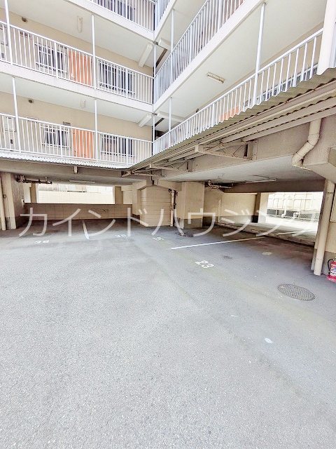 リアライズ玉出 駐車場