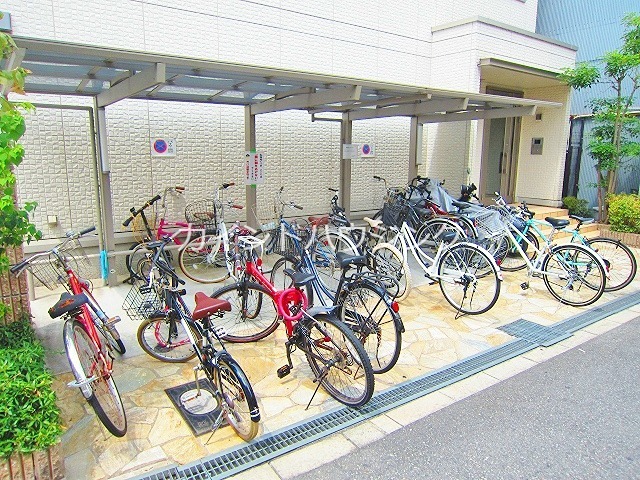 ＣＯＺＹ岸里Ⅱ 駐車場