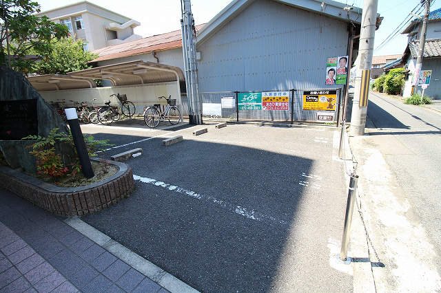 アバンウェル泉佐野 駐車場