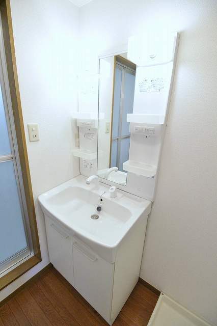 シャンパーニュ２番館 洗面所