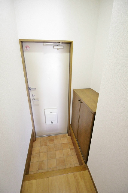 シャンパーニュ２番館 玄関