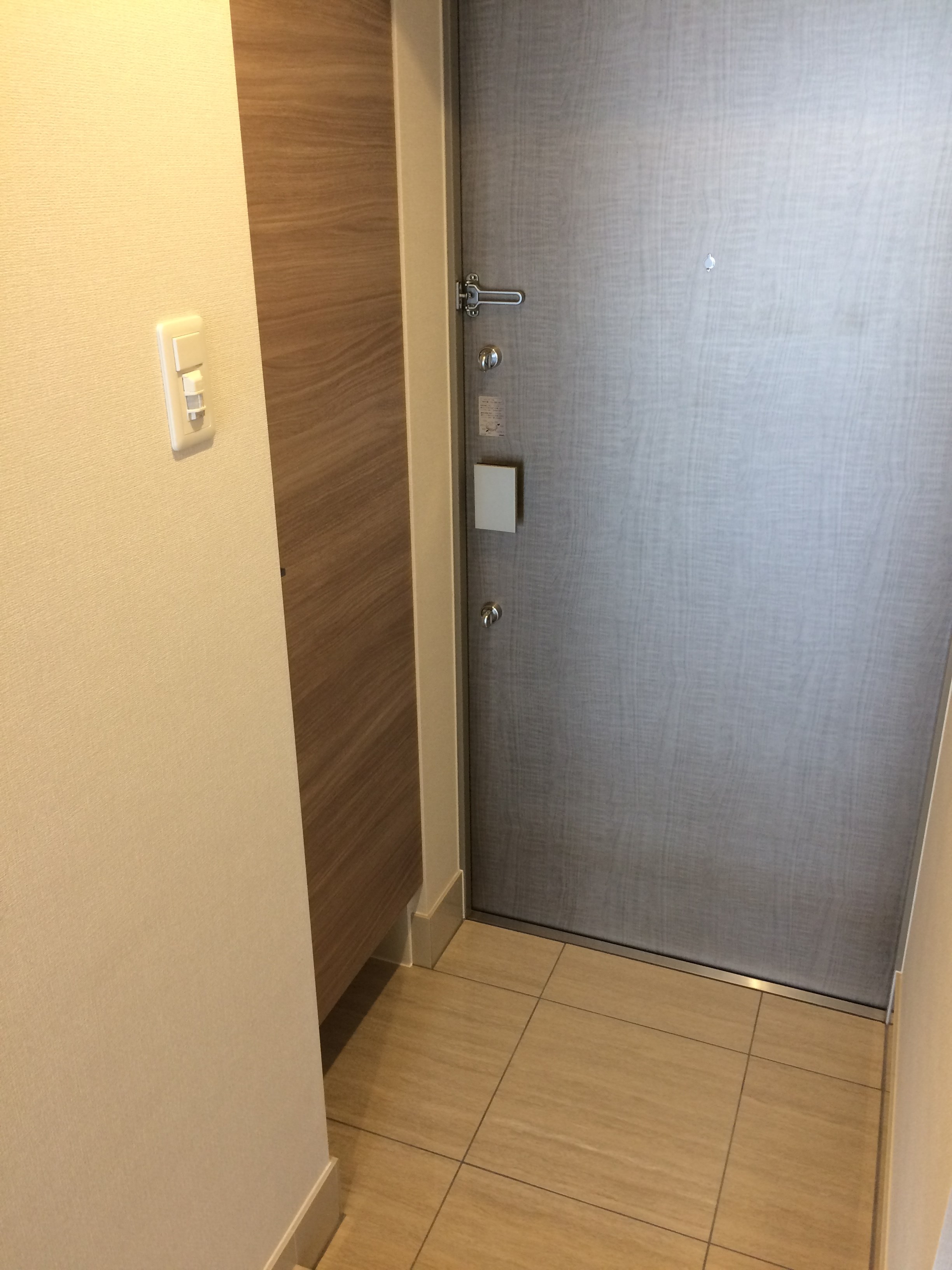 メインステージ横濱伊勢佐木Ⅱ 玄関