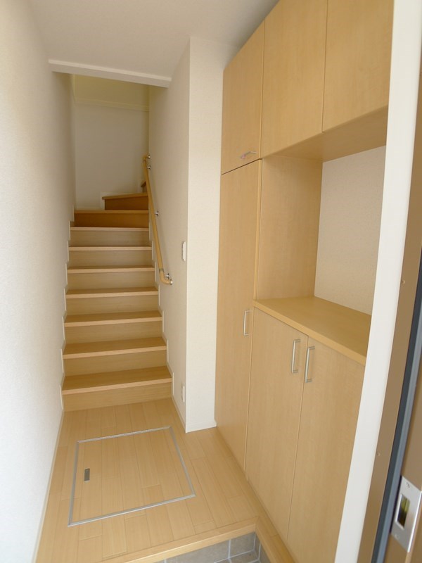 エクセランＣ 玄関