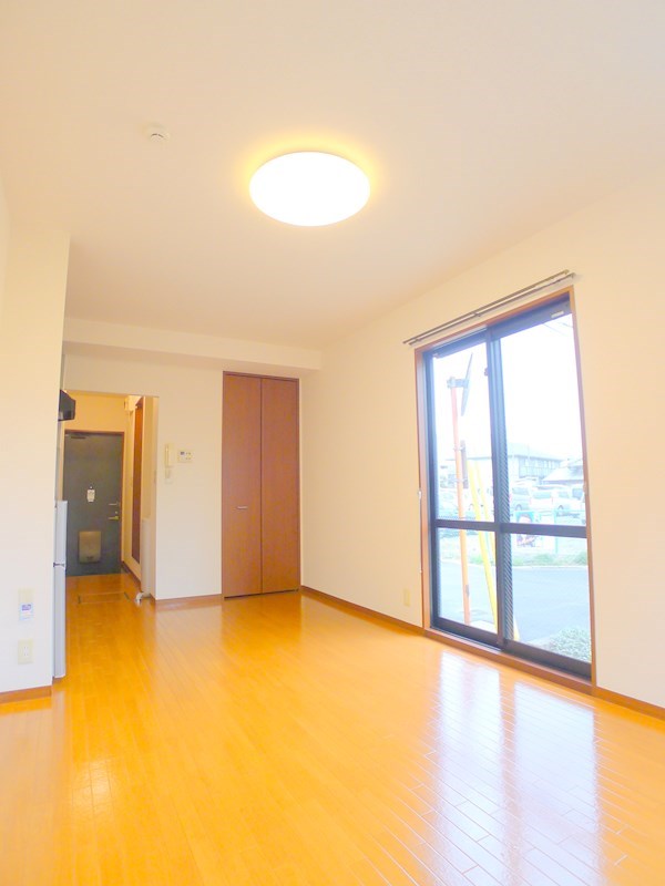 アルファンスコート リビング