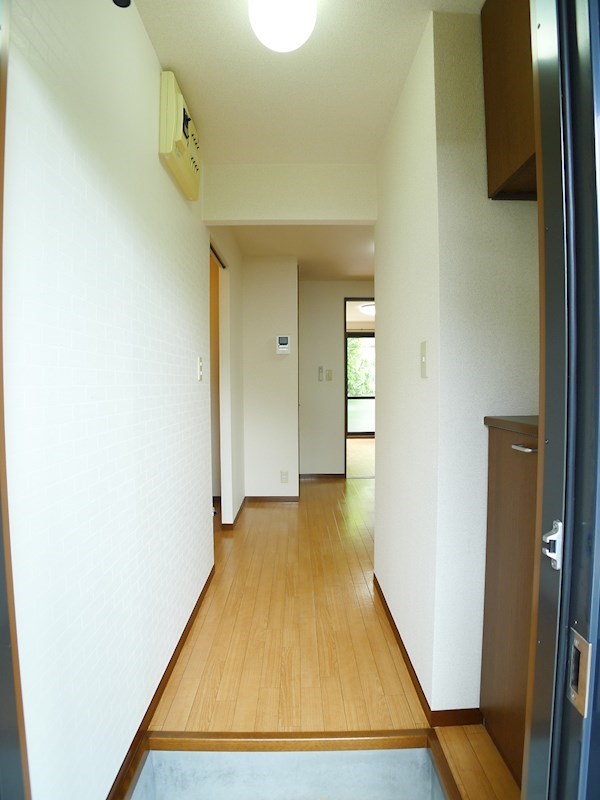 メゾン逆井Ａ 玄関