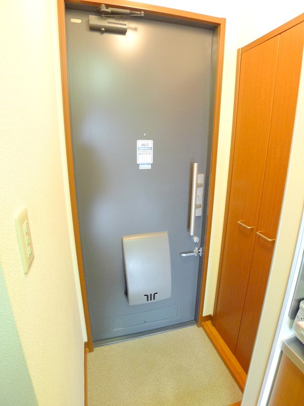 クレスト・Ⅱ 玄関