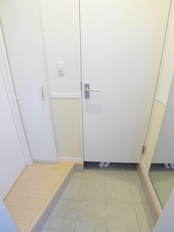 グランディヴィラおおたかの森 玄関