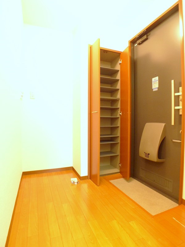 クレスト・Ⅱ 玄関