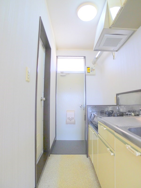 ルネス中村 玄関