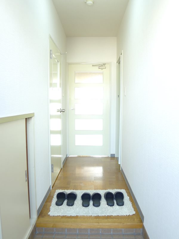 髙市ビル 玄関