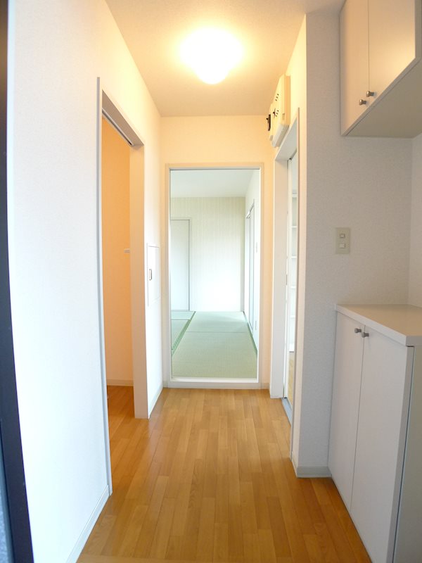 サニーハウス初石 玄関