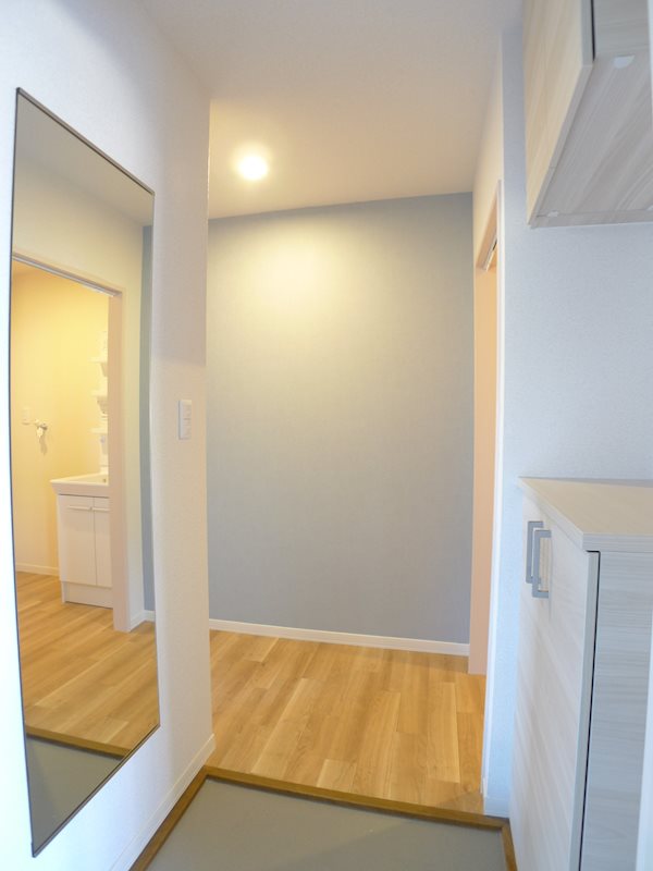 サンバレーC 玄関