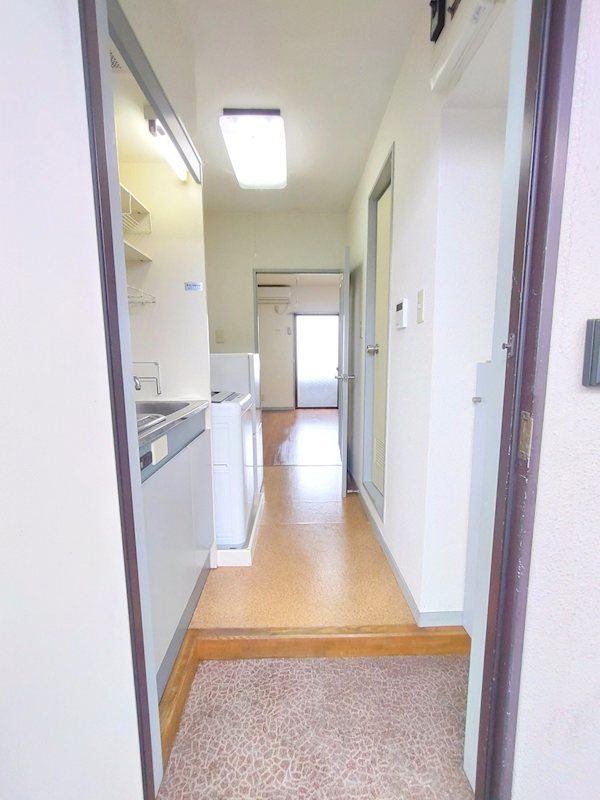 クレセント・コジマ 玄関