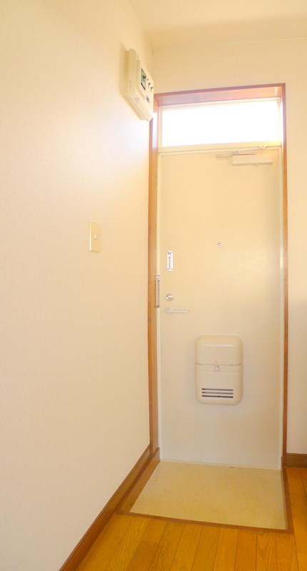 メゾン・ユールーズ 玄関