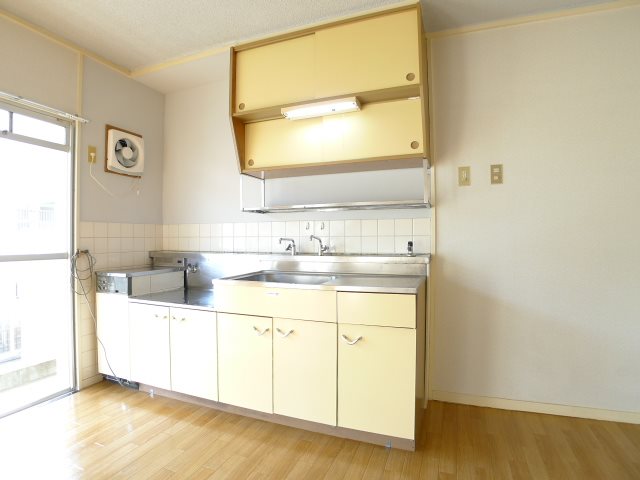 サバーバン1号棟 キッチン